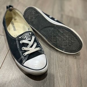 Converse flats size 8